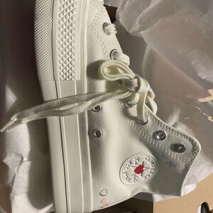 Women’s Size 9 Converse